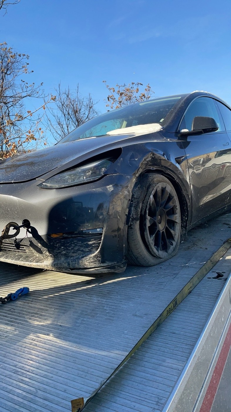 Vehículo dañado atendido por XXCELL Towing
