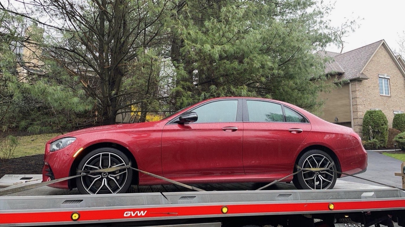 Mercedes transportado por XXCELL Towing